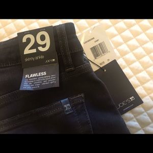 Joe’s Jeans Gabby Flawless Skinny Ankle Black